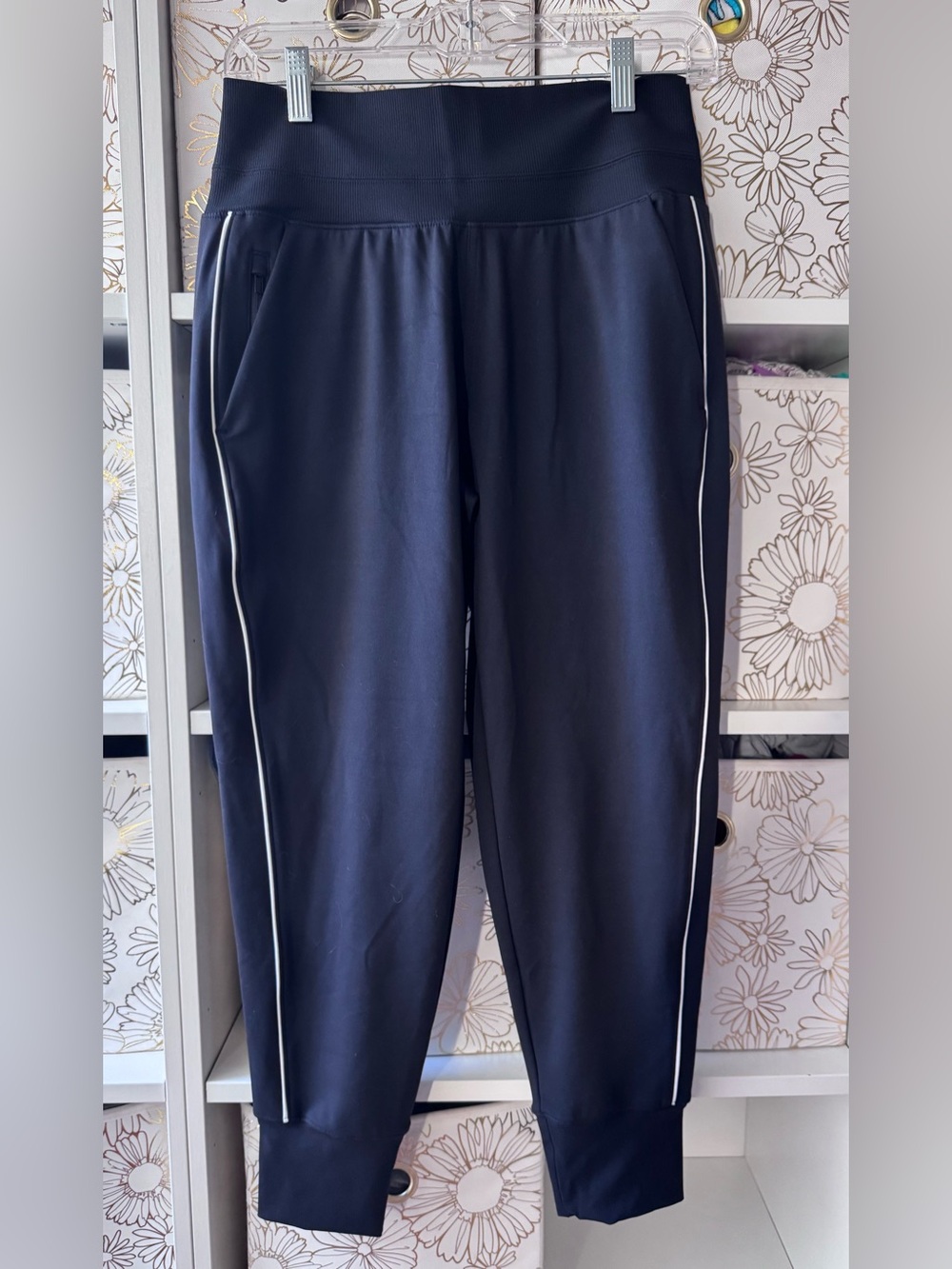 Athleta NWT Venice Track Stripe Jogger Track Jogger in Black & White